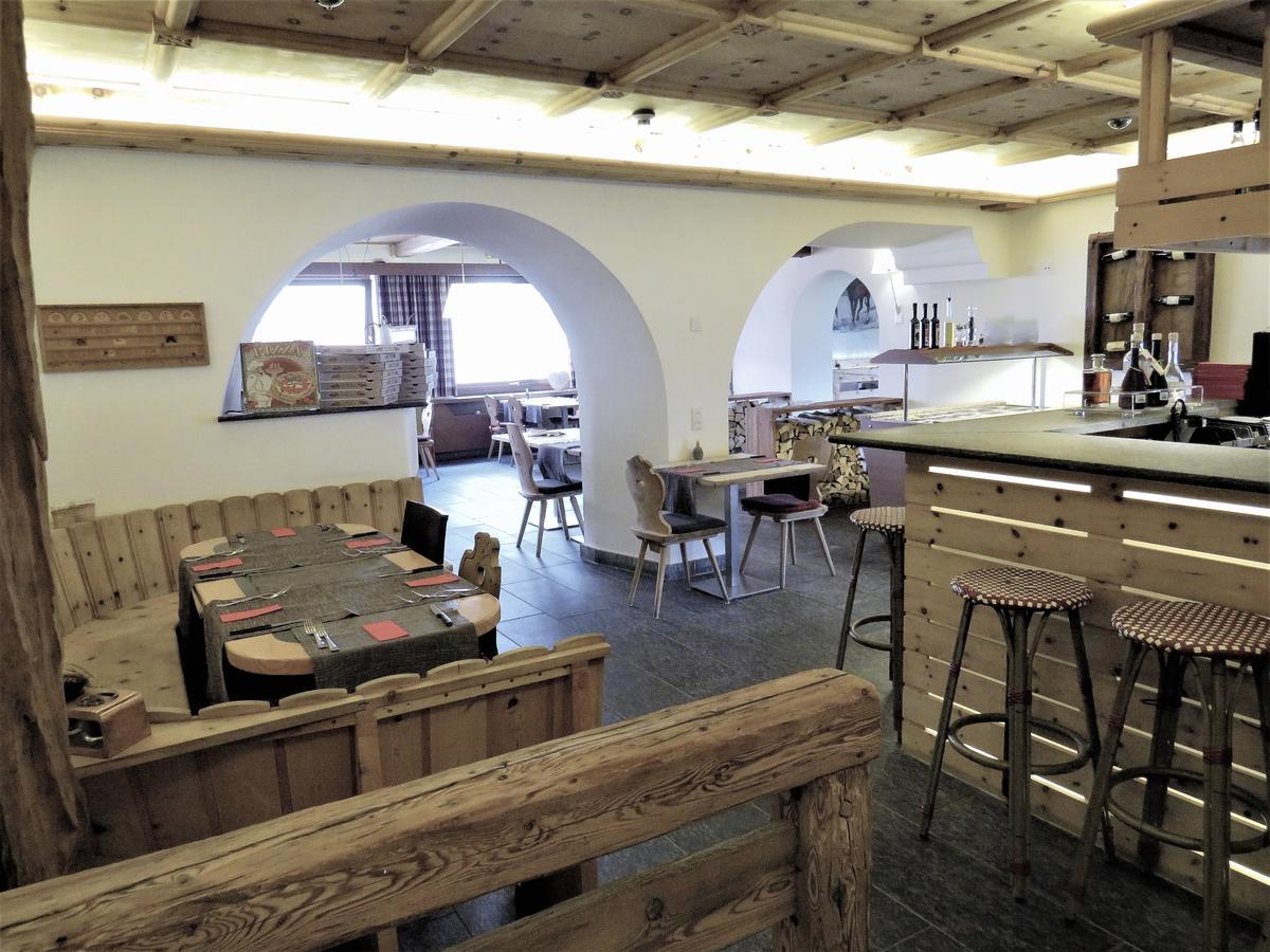 Hotel Crusch Alba Swiss Lodge Цернец Экстерьер фото